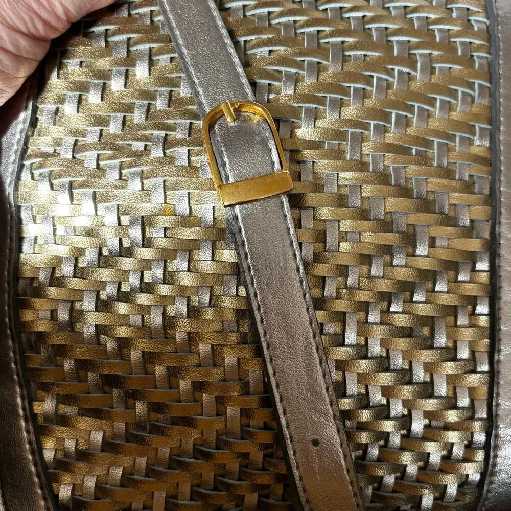 Vintage 90’s woven gold silver metallic purse shoulder bag dressy faux leather